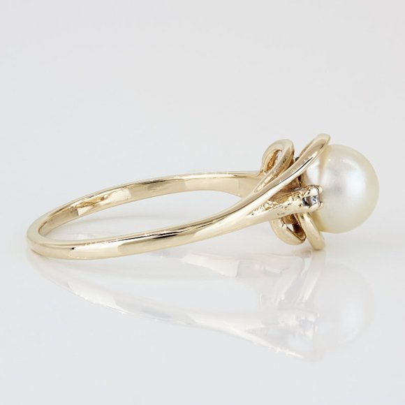 14k Yellow Gold Pearl Swirl Ring w/ Diamond Accent Stones - Picture 3 of 6